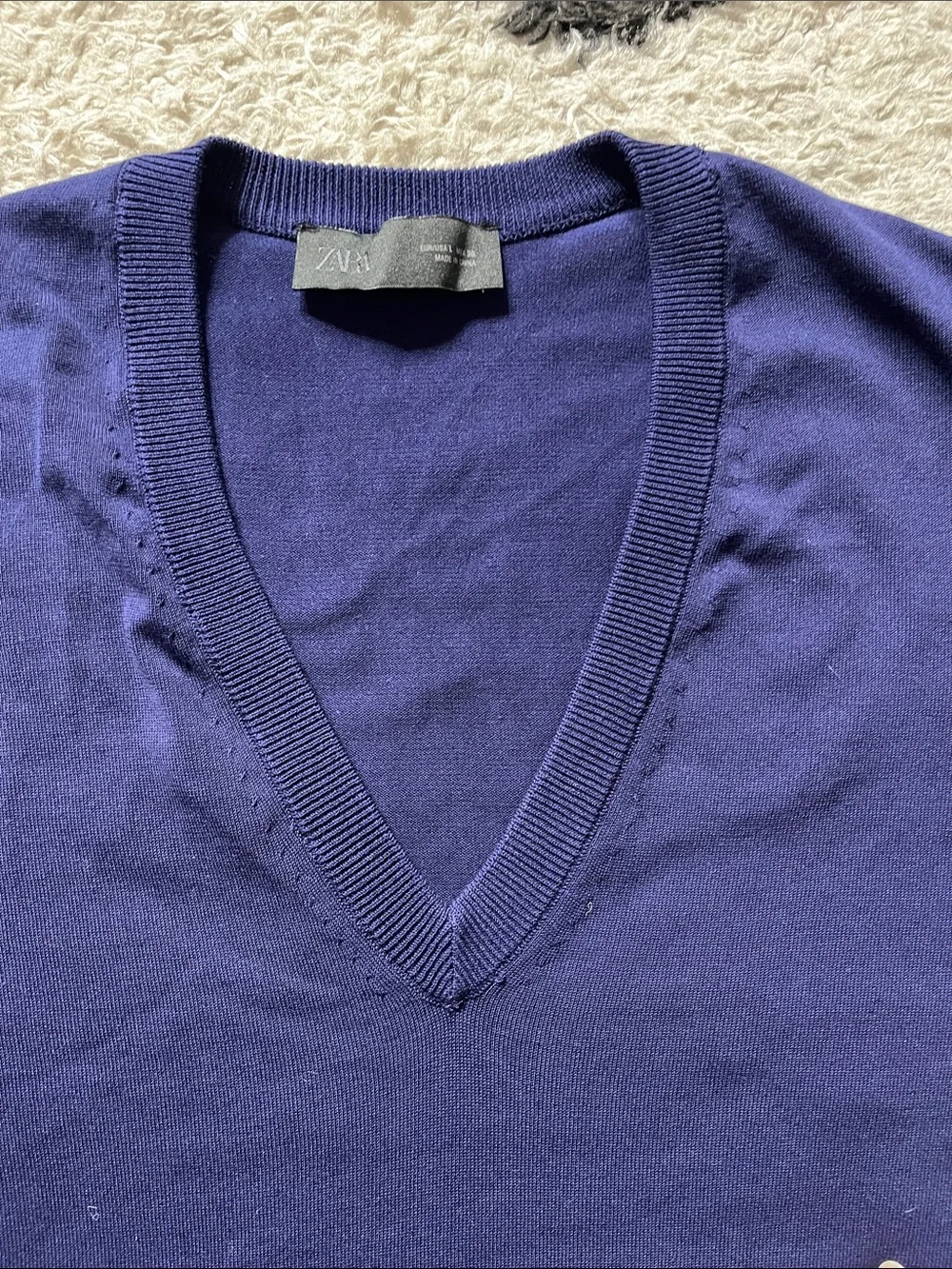 Zara Size Large V-Neck Sweater Blue
